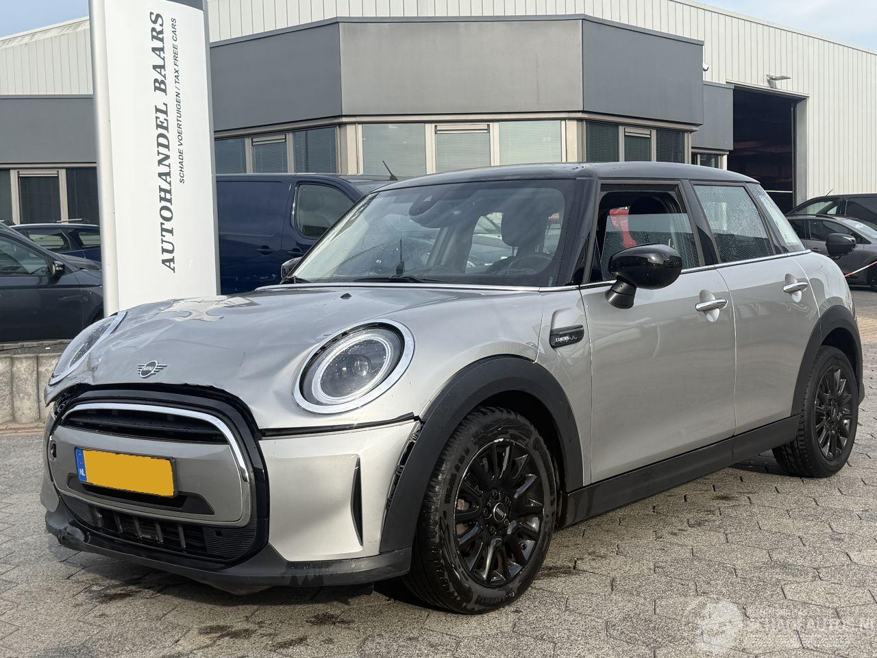 Mini Cooper 1.5 Cooper Camden Edition AUTOMAAT