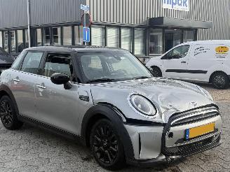 Mini Cooper 1.5 Cooper Camden Edition AUTOMAAT picture 3