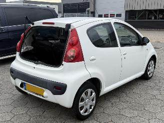 Peugeot 107 1.0-12V Millesim 200 picture 4