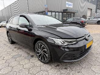 krockskadad bil auto Volkswagen Golf Variant 1.0 eTSI Life Business 2023/1