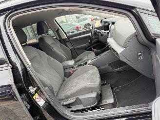 Volkswagen Golf Variant 1.0 eTSI Life Business picture 15