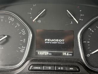 Peugeot Expert 231S 2.0 BlueHDI 120 Premium Pack picture 16