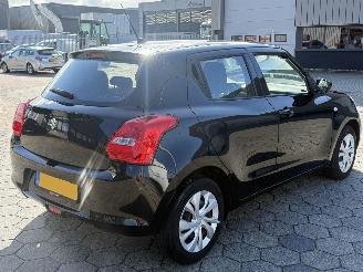 Suzuki Swift 1.2 Comfort Smart Hybrid picture 4