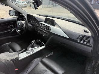 BMW 3-serie 320i Executive AUTOMAAT picture 11