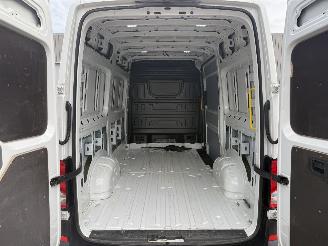 Volkswagen Crafter 35 2.0 TDI AUTOMAAT 177PK L3H3 Highline picture 7