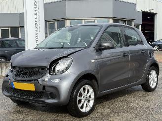 damaged passenger cars Smart Forfour 1.0 Pure 2018/5