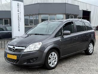 Damaged car Opel Zafira 1.8 Cosmo 7persoons 2011/6