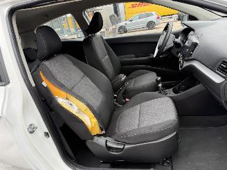 Kia Picanto 1.0 CVVT Airco picture 12