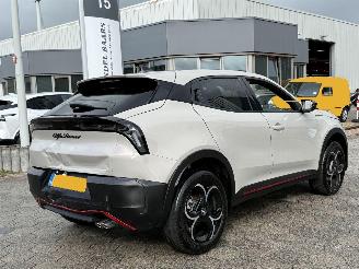 Damaged car Alfa Romeo Junior 1.2 Turbo Hybrid Ibrida Speciale 2025/9