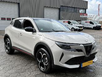 Alfa Romeo Junior 1.2 Turbo Hybrid Ibrida Speciale picture 6