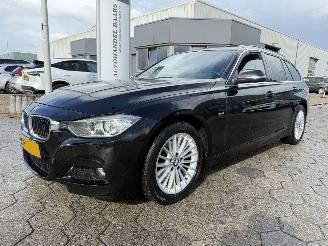 škoda osobní automobily BMW 3-serie Touring 320i Upgrade Edition 2014/2