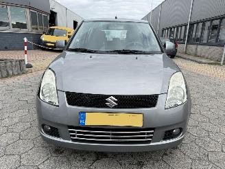 Suzuki Swift 1.5 Exclusive picture 2