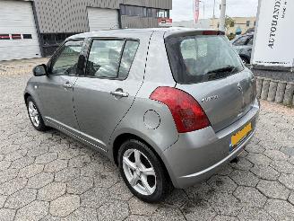 Suzuki Swift 1.5 Exclusive picture 7