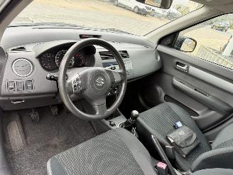 Suzuki Swift 1.5 Exclusive picture 16