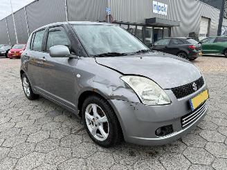 Suzuki Swift 1.5 Exclusive picture 3