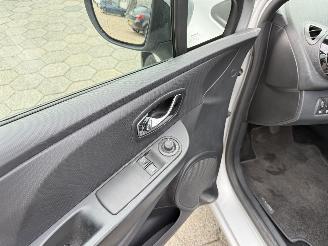 Renault Clio 1.5 dCi ECO Expression picture 8