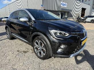 Renault Captur E-TECH PLUG-IN HYBRID picture 3