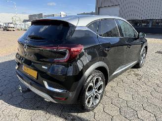 Renault Captur E-TECH PLUG-IN HYBRID picture 4