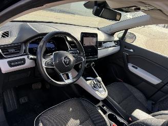 Renault Captur E-TECH PLUG-IN HYBRID picture 20
