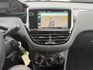 Peugeot 208 1.2 PureTech Active picture 18