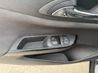 Opel Corsa-E 1.4 Online Edition picture 15