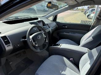 Toyota Prius 1.5 VVT-i picture 12