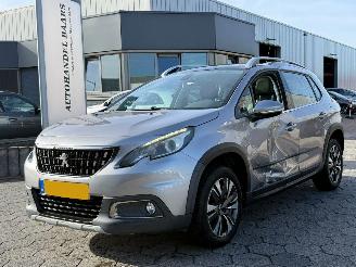 skadebil auto Peugeot 2008 1.2 PureTech Allure 2016/8