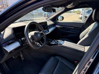 BMW 5-serie 530e picture 15