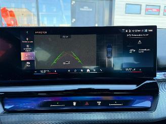 BMW 5-serie 530e picture 24