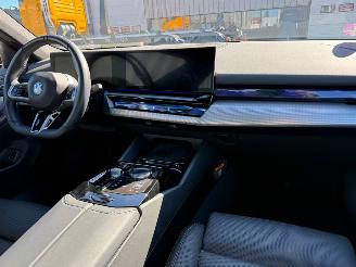 BMW 5-serie 530e picture 14