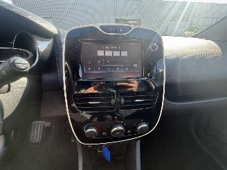 Renault Clio Estate 0.9 TCe Limited picture 14