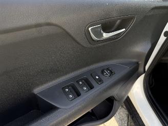 Kia Stonic 1.0 T-GDi MHEV DynamicLine picture 8
