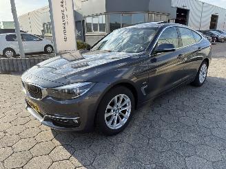 Unfallwagen BMW 3-serie GT NAP Pano Gran Turismo 320i  High Executive 2017/9
