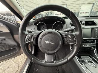 Jaguar XE 2.0 D Prestige picture 11