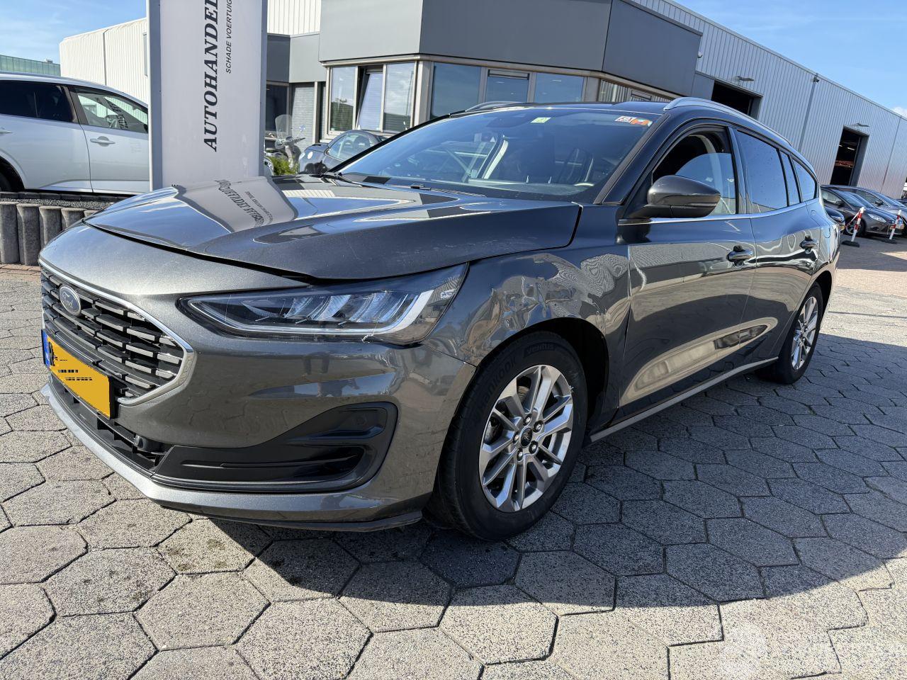 Ford Focus 1.0 EcoBoost Hybrid Titanium