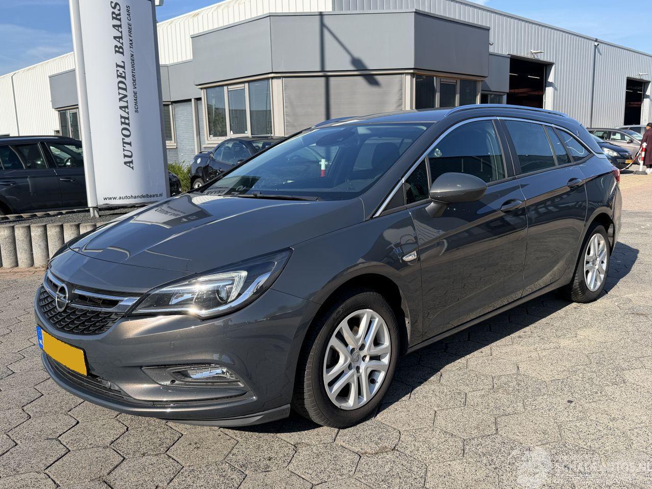 Opel Astra SPORTS TOURER+