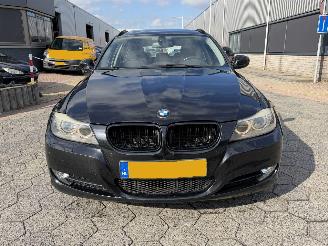 BMW 3-serie 318i PANO. picture 3