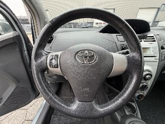 Toyota Yaris 1.0 VVTi Sol picture 14