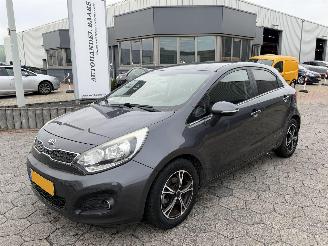 skadebil auto Kia Rio 1.2 CVVT Super Pack 2014/2