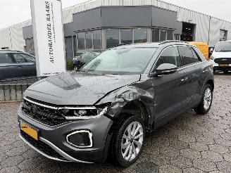 Damaged car Volkswagen T-Roc T-ROC 1.5 TSI Life Edition 2024/4