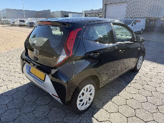 Toyota Aygo 1.0 VVT-i x-play picture 5
