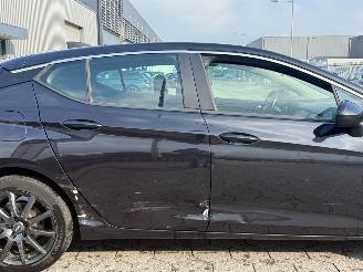 Opel Astra 1.0 Edition picture 10