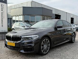 uszkodzony samochody osobowe BMW 5-serie 520i High Executive Edition AUTOMAAT 2020/1