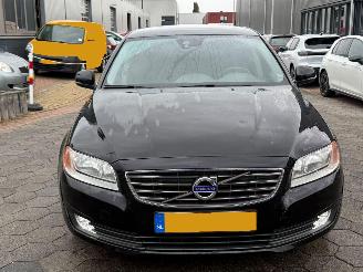 Volvo V-70 1.6 D2 Kinetic AUTOMAAT picture 2