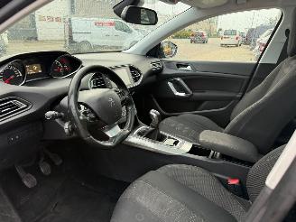 Peugeot 308 SW 1.2 PureTech Allure picture 15