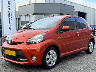 skadebil auto Toyota Aygo 1.0 VVT-i Dynamic Orange 2012/8