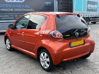 Toyota Aygo 1.0 VVT-i Dynamic Orange picture 6