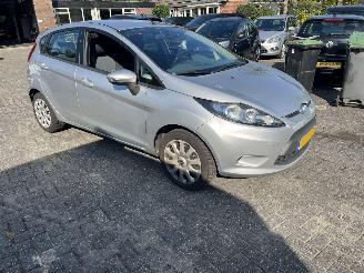 Voiture accidenté Ford Fiesta 1.2 Limited 5 deurs airco 2009/12