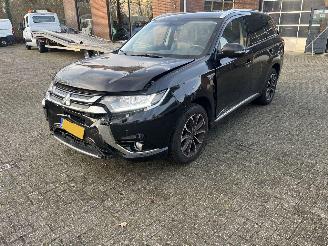 Mitsubishi Outlander 2.0 PHEV Business Edition AUTOMAAT 4x4 picture 2