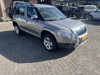 Damaged car Skoda Yeti 1.2 TSI. 2010/9